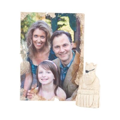Lot #35: The Governor's (David Morrissey) Burned Family Photo and King Chess Piece ### WALKING DEAD, THE (2010-2022)