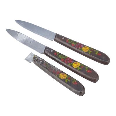 Lot #98: Tobias' (Lincoln A. Castellanos) Stunt Knives ### FEAR THE WALKING DEAD (2015-2023)