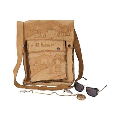 Lot #123: Victor Strand's (Colman Domingo) Accessories ### FEAR THE WALKING DEAD (2015-2023)