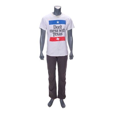 Lot #194: Morgan Jones' (Lennie James) Don't Mess with Texas Shirt Costume ### FEAR THE WALKING DEAD (2015-2023)