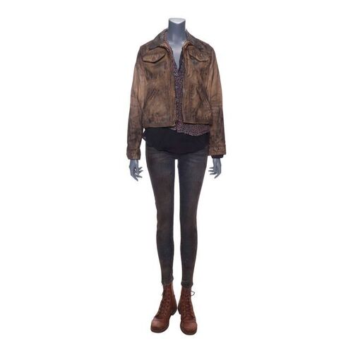 Lot #196: Alicia Clark's (Alycia Debnam-Carey) Season 5 Costume ### FEAR THE WALKING DEAD (2015-2023)