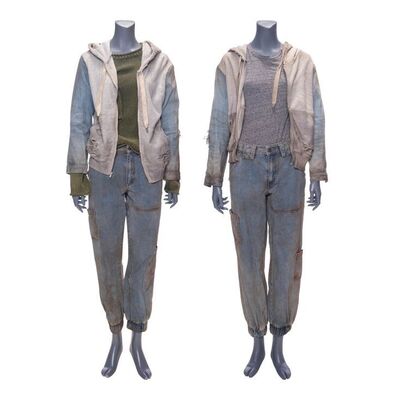 Lot #228: Sherry's (Christine Evangelista) Season 6 Costumes ### FEAR THE WALKING DEAD (2015-2023)