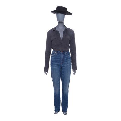Lot #261: June Dorie's (Jenna Elfman) Costume with Hat ### FEAR THE WALKING DEAD (2015-2023)