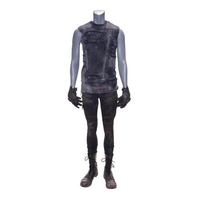 Lot #274: Arno's (Spenser Granese) Dark Blue Armor Costume ### FEAR THE WALKING DEAD (2015-2023)