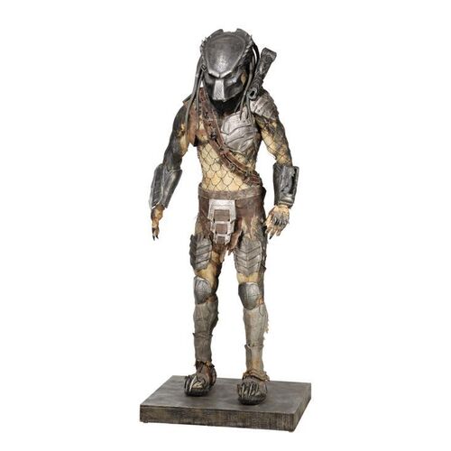 18. Wolf (Ian Whyte) Predator Costume Display ### AVPR: ALIENS VS. PREDATOR - REQUIEM (2007)