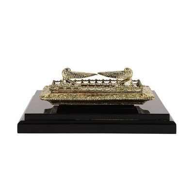 206. Ark of the Covenant Lid Model Miniature ### INDIANA JONES AND THE RAIDERS OF THE LOST ARK (1981)
