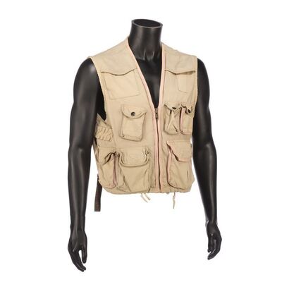 234. James Bond's (Pierce Brosnan) Gilet ### JAMES BOND: GOLDENEYE (1995)