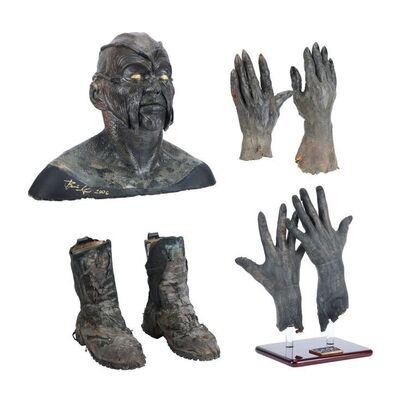 250. The Creeper's (Jonathan Breck) Head, Hands, and Boots ### JEEPERS CREEPERS (2001)