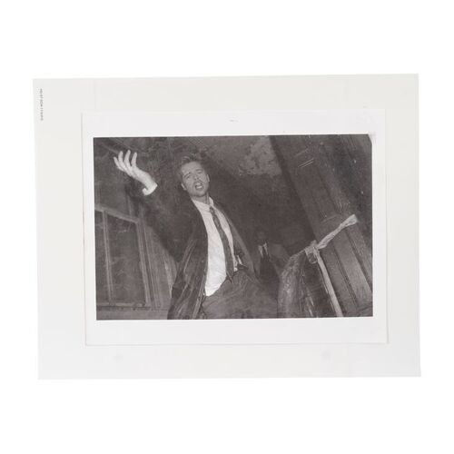 337. Framed Detective Mills' (Brad Pitt) Printed Photograph ### SE7EN (1995)