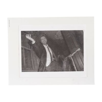 337. Framed Detective Mills' (Brad Pitt) Printed Photograph ### SE7EN (1995)
