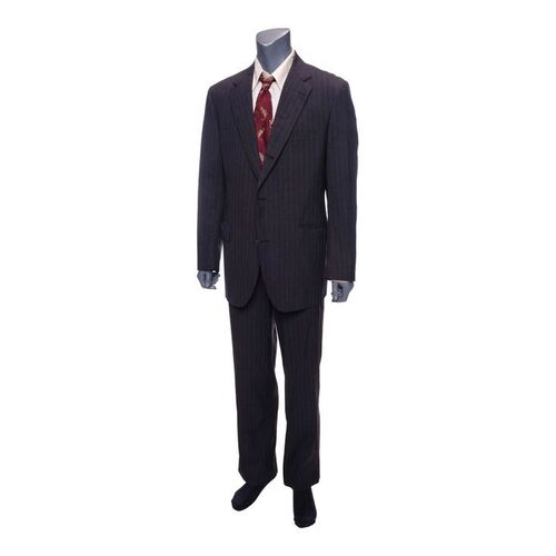 338. Detective Mills' (Brad Pitt) Pinstripe Suit ### SE7EN (1995)