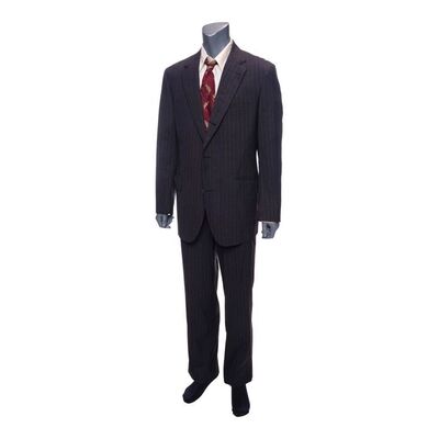338. Detective Mills' (Brad Pitt) Pinstripe Suit ### SE7EN (1995)