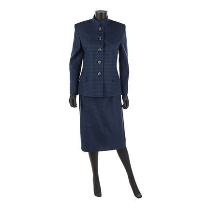 1017. Margaret Thatcher's (Gillian Anderson) Screen-matched Skirt Suit ### THE CROWN - WAR (2020)