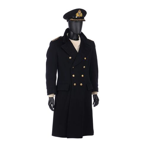 1076. Commander Bolton's (Kenneth Branagh) Military Overcoat, Hat and Jumper ### DUNKIRK (2017)