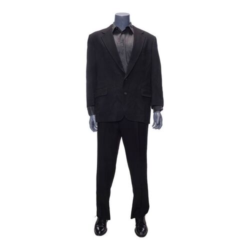 1088. The Man's (Gabriel Byrne) Costume ### END OF DAYS (1999)