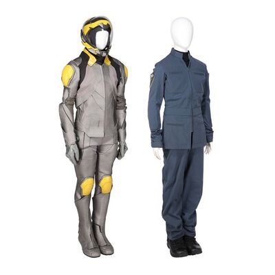 1091. Ender Wiggin's (Asa Butterfield) BDU Costume and a Flash Suit with Helmet ### ENDER'S GAME (2013)