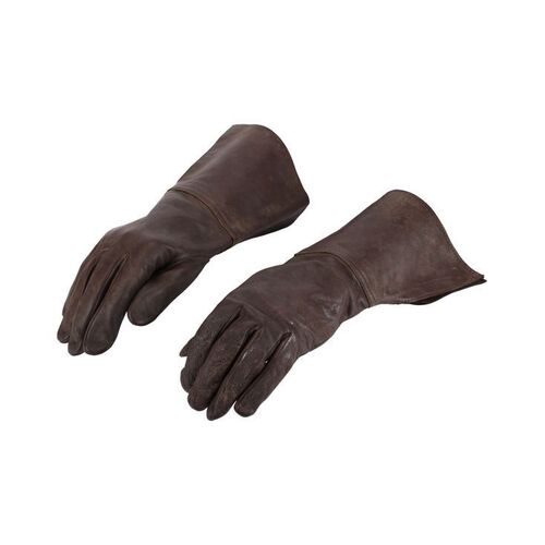 1145. Davos Seaworth's (Liam Cunningham) Gloves ### GAME OF THRONES (T.V. SERIES, 2011-2019)