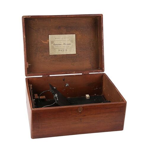 1268. Georges Melies' (Ben Kingsley) Screen-Matched SFX Box of Memories ### HUGO (2011)