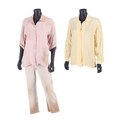 1404. Amanda Kirby's (Tea Leoni) Costume and Blouse ### JURASSIC PARK III (2001)
