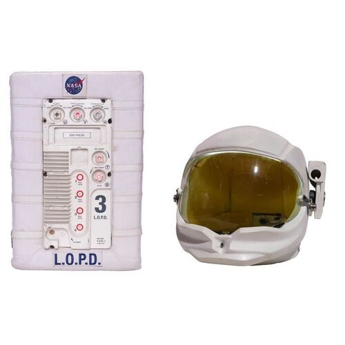 1449. Snow's (Guy Pearce) Screen-matched Light-up Spacesuit Helmet and Portable Life Support System ### LOCKOUT (2012)
