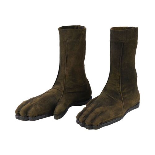 1558. Pair of Chimpanzee Boots ### PLANET OF THE APES (1968)