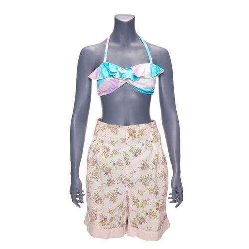 1758. Thelma's (Geena Davis) Bikini and Shorts ### THELMA & LOUISE (1991)