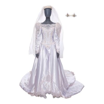 Lot #47: Pam Jenner's (Corvo) Wedding Photo Dress ### WOLF OF WALL STREET, THE (2013)