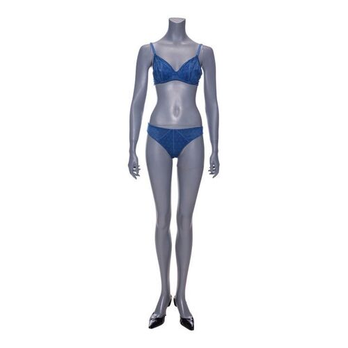 Lot #133: Chantalle's (Cas) Covered in Money Costume ### WOLF OF WALL STREET, THE (2013)