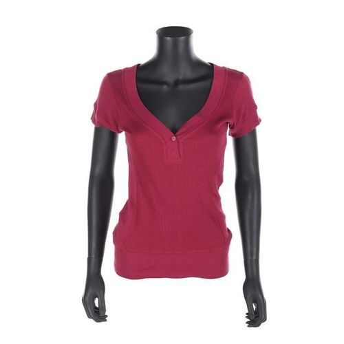 Lot #7. Rose Tyler's (Billie Piper) Top ### DOCTOR WHO (TV SERIES, 2005-2022)
