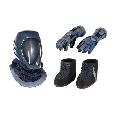 Lot #101. Nardole's (Matt Lucas) Spacesuit Helmet, Gloves and Boots ### DOCTOR WHO (TV SERIES, 2005-2022)