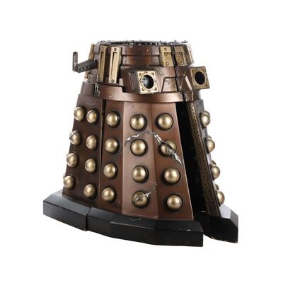 Lot #162. Traitor Dalek Exposed Interior Fragments ### DOCTOR WHO (TV SERIES, 2005-2022)