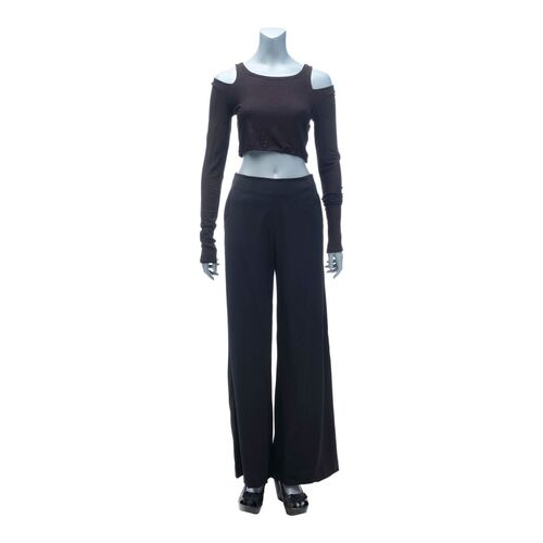 37. Joi's (Ana de Armas) Loungewear Costume ### BLADE RUNNER 2049 (2017)