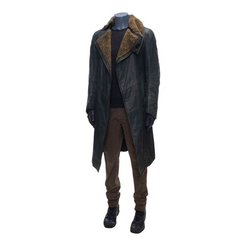 53. K's (Ryan Gosling) Costume with Coat Matched to Wallace Memory Vault Scene ### BLADE RUNNER 2049 (2017)