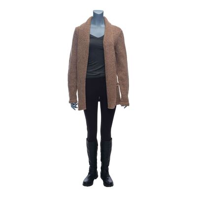 80. Freysa Sadeghpour's (Hiam Abbass) Photograph Costume ### BLADE RUNNER 2049 (2017)