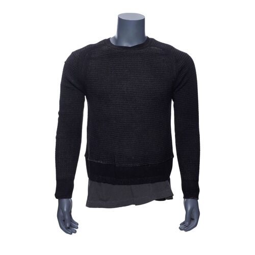104. K's (Ryan Gosling) Black Sweater with Undershirt ### BLADE RUNNER 2049 (2017)