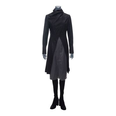 116. Lt. Joshi's (Robin Wright) Black Coat Costume ### BLADE RUNNER 2049 (2017)