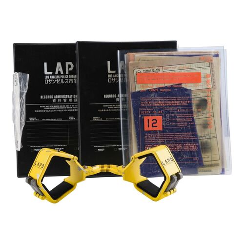 162. LAPD Handcuffs and File Folders ### BLADE RUNNER 2049 (2017)