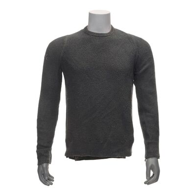 192. K's (Ryan Gosling) Charcoal Sweater with Undershirt ### BLADE RUNNER 2049 (2017)
