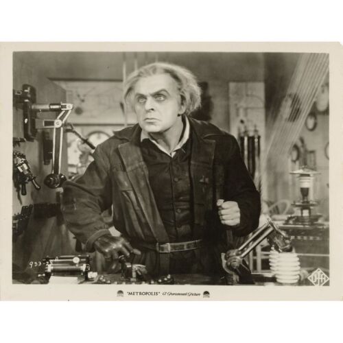 277. Vintage Original 8" x 10" B&W Single-Weight Silver Gelatin Glossy Photograph (8" x 10"); Very Fine- ### METROPOLIS (1927)