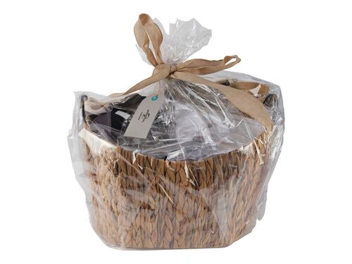 Lot #29: Universal Studios Gift Basket with Pair of Park Tickets ### UNIVERSAL STUDIOS THEME PARK