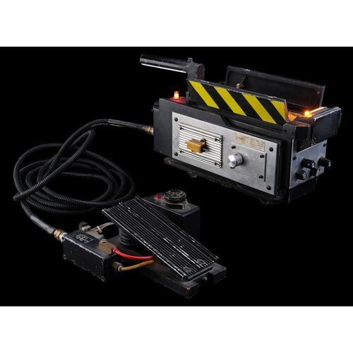 147. Screen-Matched Light-Up Radio-Controlled Hero Ghost Trap and Pedal ### GHOSTBUSTERS (1984)/GHOSTBUSTERS II (1989)