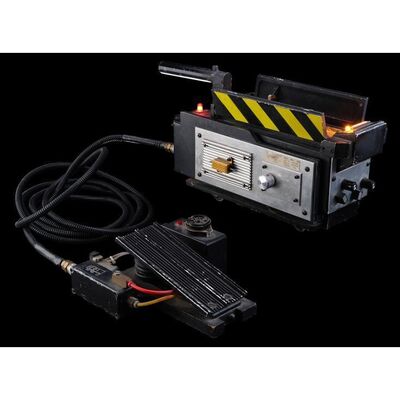 147. Screen-Matched Light-Up Radio-Controlled Hero Ghost Trap and Pedal ### GHOSTBUSTERS (1984)/GHOSTBUSTERS II (1989)
