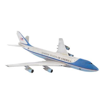 189. Air Force One Model Miniature ### INDEPENDENCE DAY (1996)