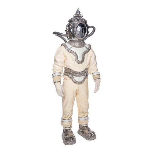 220. Nautilus Diving Suit Costume ### THE LEAGUE OF EXTRAORDINARY GENTLEMEN (2003)