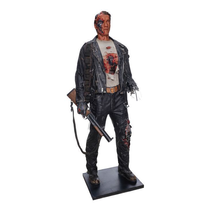 408. Planet Hollywood Collection: Full-Size Battle-Damaged Stan Winston ...