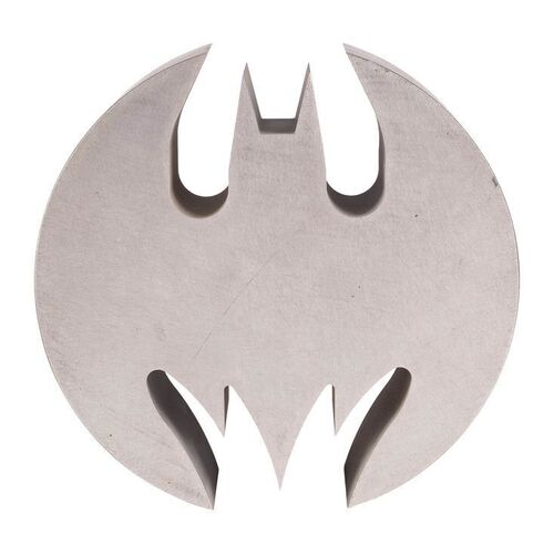 521. Planet Hollywood Collection: Batman's (Michael Keaton) Batmobile Hubcap Emblem Replica ### BATMAN (1989)