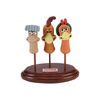 574. Ginger (Julia Sawahla), Rocky (Mel Gibson) and Babs (Jane Horrocks) Head Display ### CHICKEN RUN (2000)