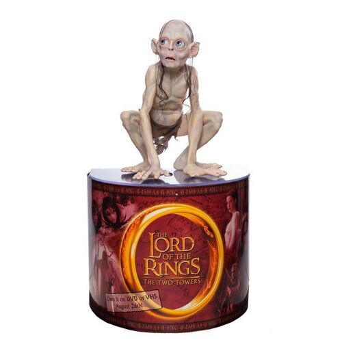 887. Life-Size Gollum Statue In-Store Display ### THE LORD OF THE RINGS: THE TWO TOWERS (2002)