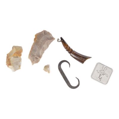 1029. Hugh Glass' (Leonardo DiCaprio) Fur Trapper Tools and Token ### THE REVENANT (2015)