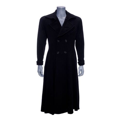 1057. Lamont Cranston's (Alec Baldwin) Overcoat ### THE SHADOW (1994)